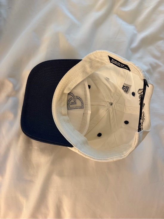 Daily Drills Vintage DD SnapBack Hat/Cap in White and Navy Blue main image 4